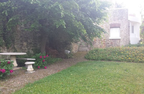 Saint-Martin Apartment | Independent & High Comfort 1 Room Apt. With Garden 30 min from Paris