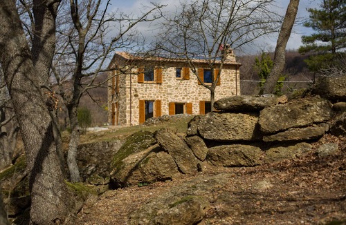 Montebuono House | Independent and independent farmhouse in southern Tuscany at the borders of Alto Lazio