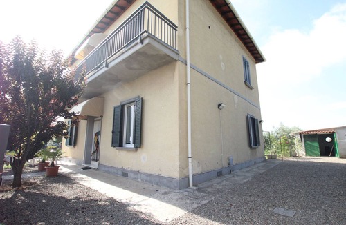 Rosignano Marittimo Apartment | Independent apartment with 3 bedrooms and private garden a few steps from the famous White Beaches of Vada