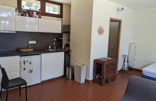 Saint-Chamas Apartment | Independent studio 35m2 facing pond and beach