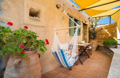 Lastros Apartment | Independent studio in traditional village