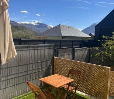 Ayzac-Ost Apartment | Independent studio with terrace, mountain view