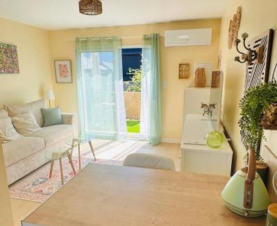 Ayzac-Ost Apartment | Independent studio with terrace, mountain view