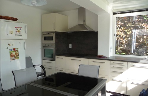 Brignoles House | Independent villa with garden and swimming pool area near downtown