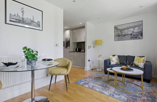 Isle of Dogs Apartment | Indescon Studio by Interhome