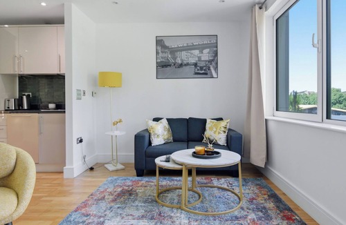 Isle of Dogs Apartment | Indescon Studio by Interhome