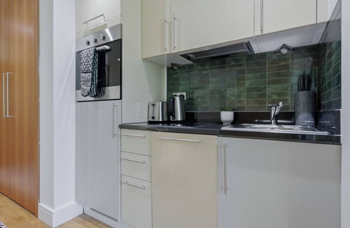 Isle of Dogs Apartment | Indescon Studio by Interhome