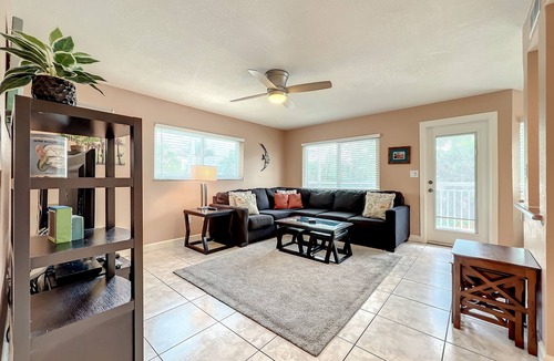 Indian Rocks Beach House | Indian Rocks Beach Living for 6 Guests! Newly Renovated Beach Side Condo!