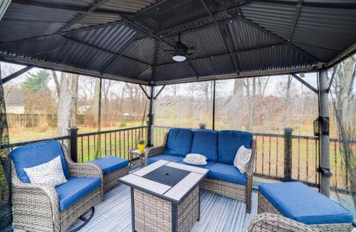 Town of Pines House | Indiana Dunes Home w/Gas Grill: 1 Mi to Beach!