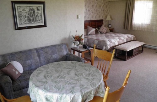 Port Elgin Hotel | Indianpoint Motel