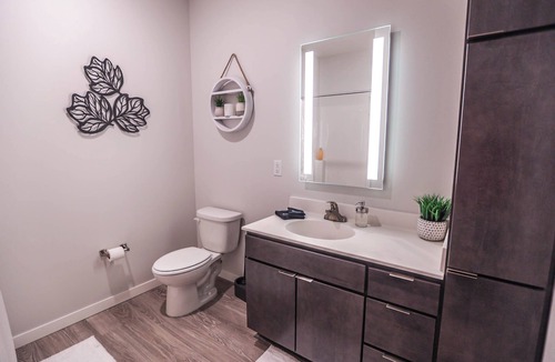 Richfield Apartment | Indigo Suite: 10 Mins to MSP/MOA, Queen Bed, Free assigned parking