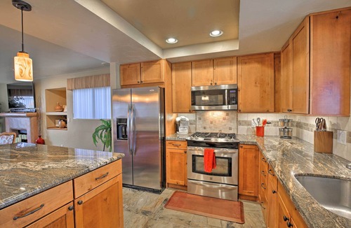 Indio Cottage | Indio Escape w/Fire Pit & Resort Amenities!
