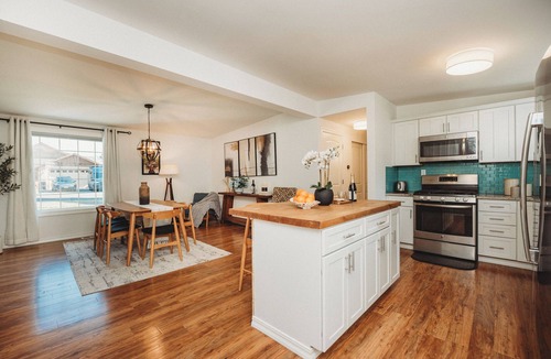Sequim House | Indoor heated pool + HotTub + Golf view + EV + Games