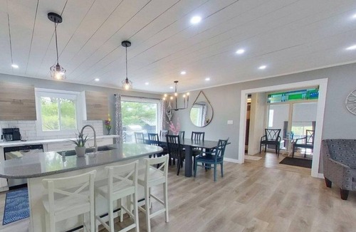 Trent Lakes Cottage | INDOOR POOL, HOT TUB & SAUNA! Welcome to Bluehaven in the Kawartha's!
