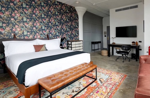 South Main Historic District Hotel | Indulge in Opulent Comfort! Pets Allowed, Minutes to Memphis Music Hall of Fame