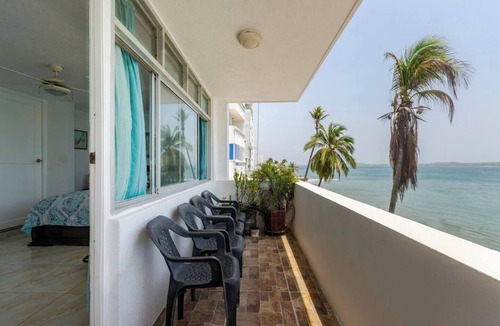 El Laguito Condo | Indulge in the breath taking sunset views of this timeless 1600 sq/ft condo.