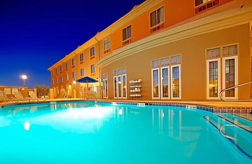 Tucson House | Indulgent Retreat w/ Wi-Fi & Great Location!