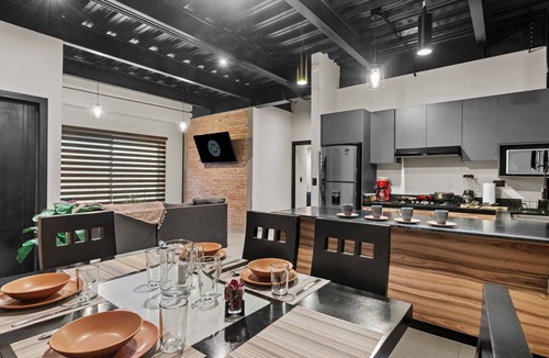 Durango Apartment | Industrial Loft | King Bed & 2 Office Spaces