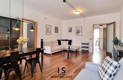 Trieste City Centre Apartment | Industrial Suite Trieste - Design & Silence in Viale XX Settembre