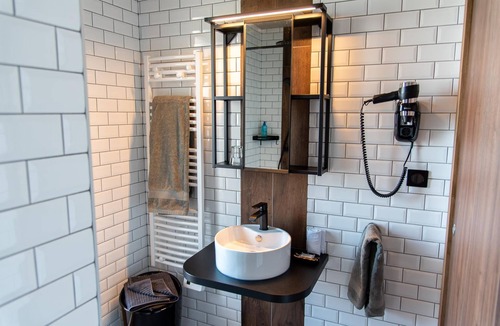 Les Fourgs Apartment | INDUSTRIEL .