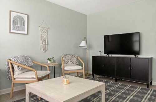 Acton Apartment | Indy Cottage Bliss: Comfort & Style Await You