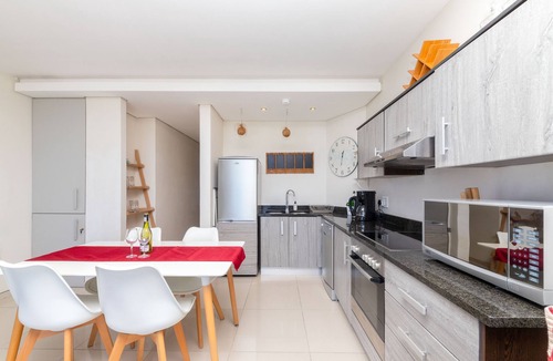 West Beach House | Infinity 704