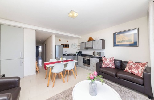 West Beach House | Infinity 704