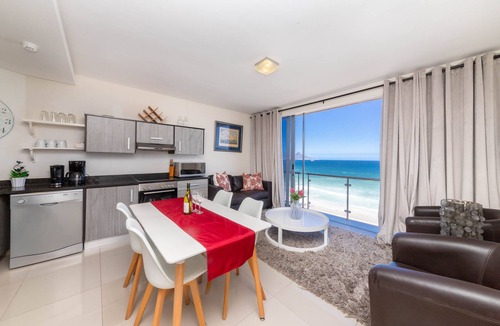West Beach House | Infinity 704