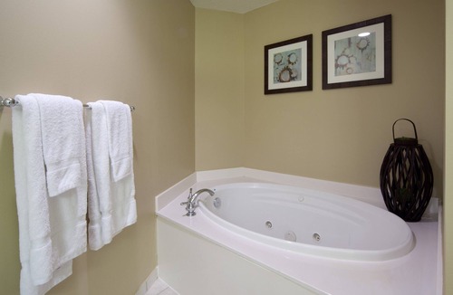Beachside Village Villa | Infinity Pool! Close to Beach | Hot Tub + Tennis