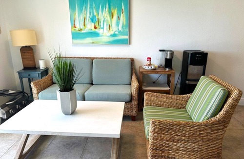 Alice Town House | Infinity Poolside - Two story Oceanview 3 Bedrooms/3 Baths