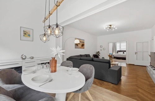 Center Apartment | Infinity Stay: Bismarckapartments