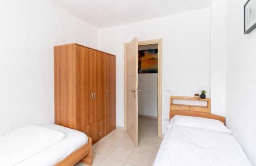 Canale di Tenno Apartment | Infinity View Garda Lake con Piscina Panoramica e Vista Lago a Tenno