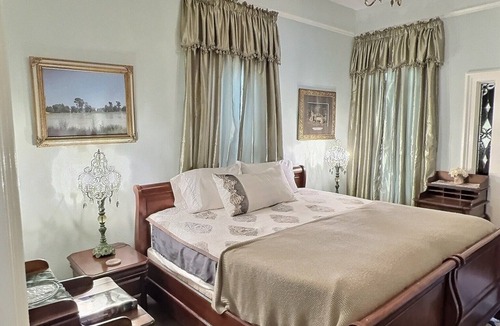 West Central House | Inn 1854