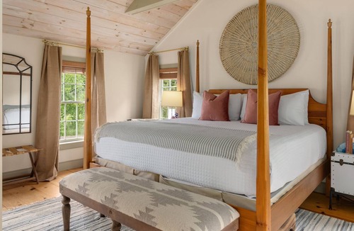 East Chatham Bed & Breakfast | Inn at Silver Maple Farm