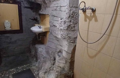 Peliatan Hostel | Inn Between Hostel