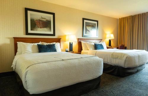 Regional District of Nanaimo Hotel | Inn on Long Lake