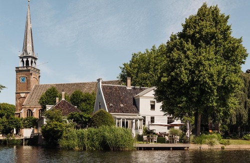 Broek in Waterland House | Inn on the Lake