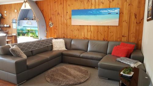 Kingscote House | Inna Nutshell