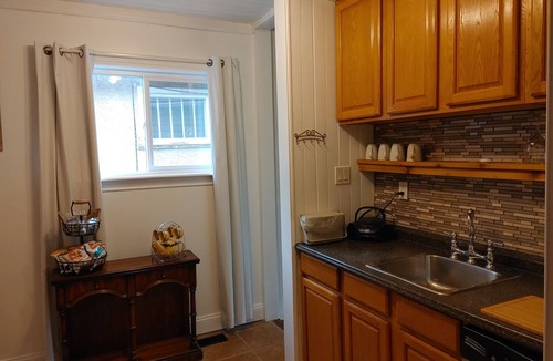 North Central Edmonton House | Inner City Bungalow Edmonton. Close to major sports facilities & hospitals