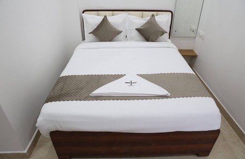 Shaikpet Hotel | Innzoy Hotels - TNGO Colony