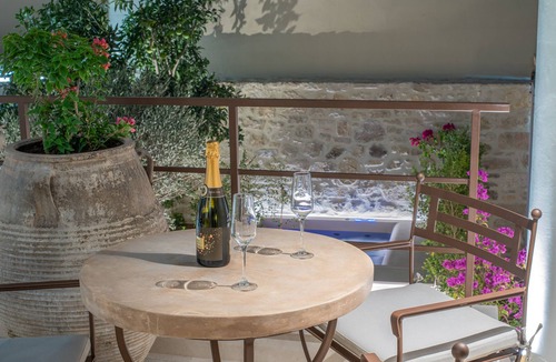 Archanes Apartment | Inotropes Boutique Suites - Adults Only