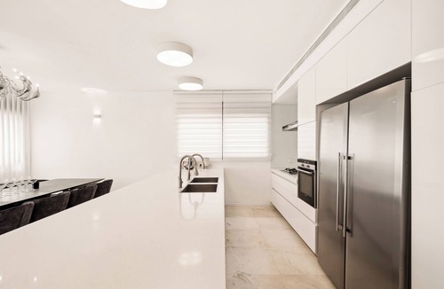 Nachlaot Apartment | Insane 5BR Luxe Penthouse with Jacuzzi by the Shuk