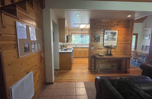 Yosemite West House | Inside Yosemite National Park! No separate park reservation required!