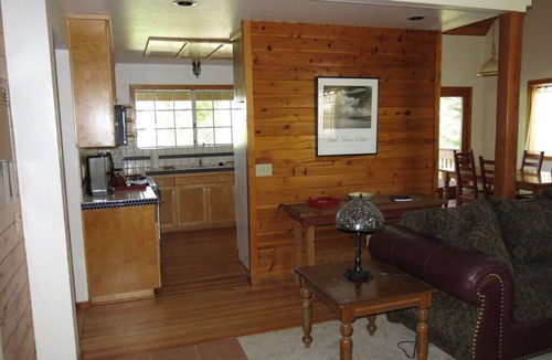 Yosemite West House | Inside Yosemite National Park! No separate park reservation required!