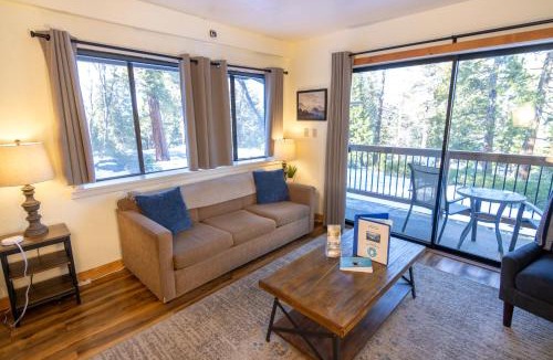 Yosemite West Apartment | Inside Yosemite Park-Cozy Corner Unit-Sleeps 2