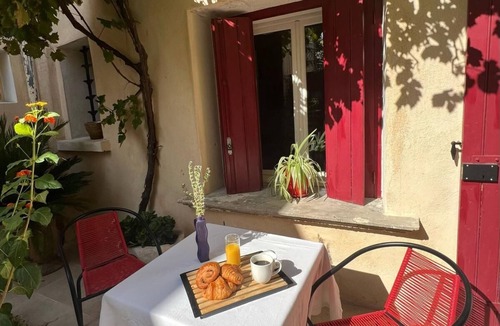 Eyragues Apartment | 🌿 Instant en Provence - LE GARDIAN Air-conditioned apartment in the heart of Alpilles