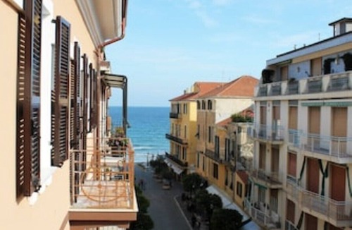 Alassio Apartment | Int 5 Nam Residence