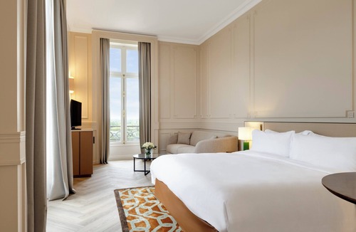 La Chapelle-en-Serval Hotel | InterContinental Chantilly Chateau Mont Royal by IHG