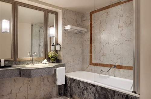 La Chapelle-en-Serval Hotel | InterContinental Chantilly Chateau Mont Royal by IHG
