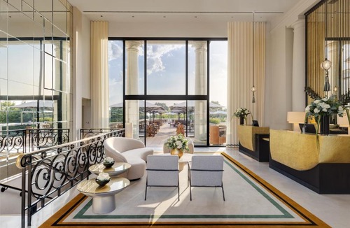 La Chapelle-en-Serval Hotel | InterContinental Chantilly Chateau Mont Royal by IHG